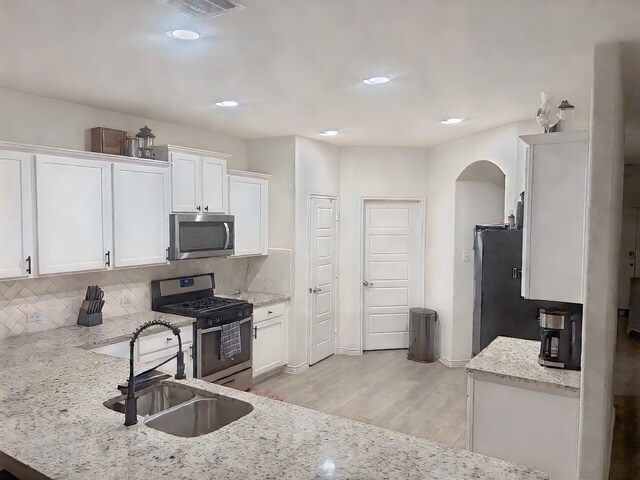 Building Photo - PHL