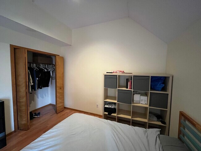 Building Photo - 23 Compton St