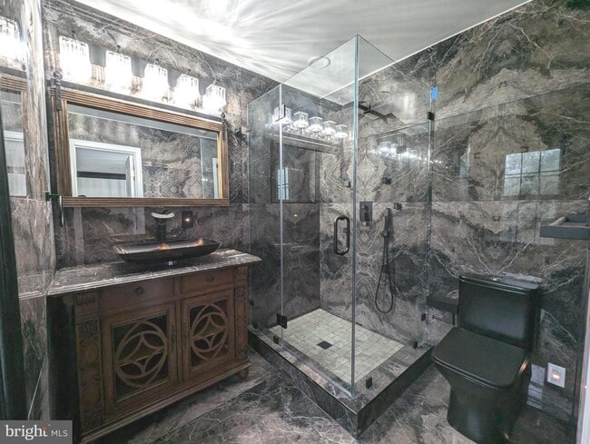 Building Photo - 2208 Wakefield St