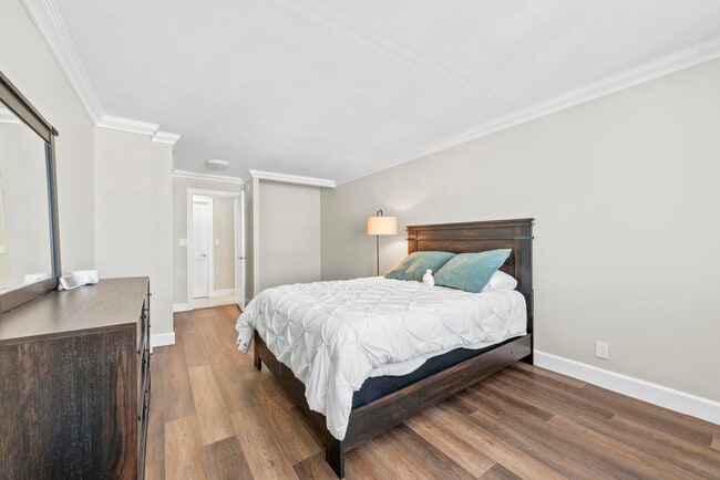 Building Photo - 3301 S Ocean Blvd