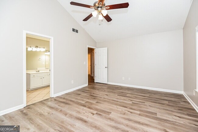 Building Photo - 205 Ashland Dr
