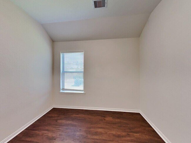 Building Photo - 1704 Juniper Knoll Way