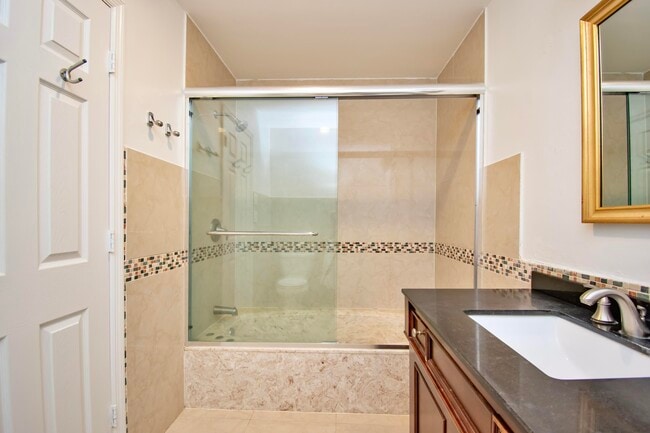 Building Photo - 21662 San Simeon Cir