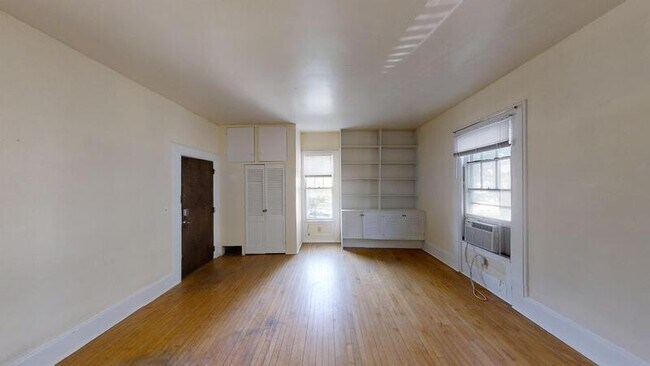 Building Photo - 406 N State St