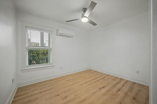 Building Photo - 2817 Avenue Q