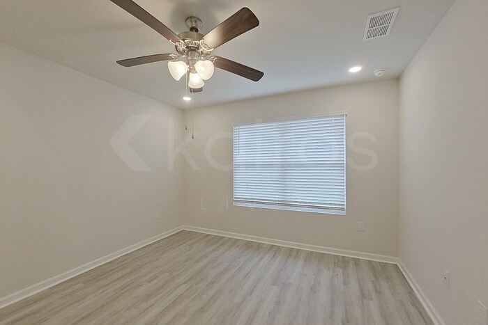 Building Photo - 124 Swallowtail Ln