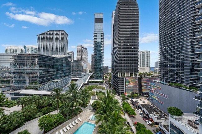 Building Photo - 88 SW 7th St