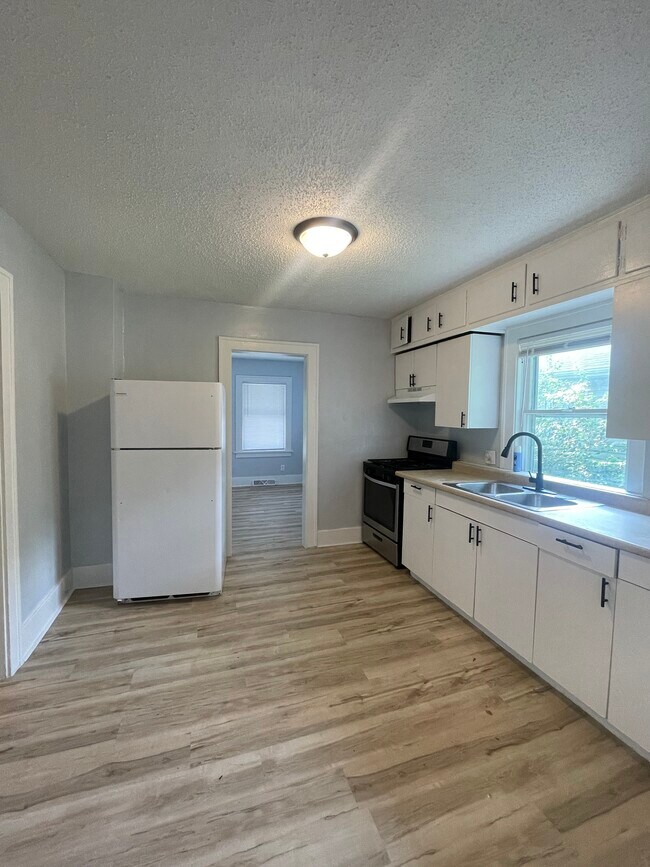 Building Photo - 501 S 34th St