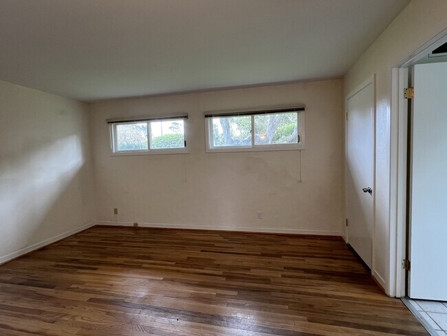 Building Photo - 2934 Lupin Ln