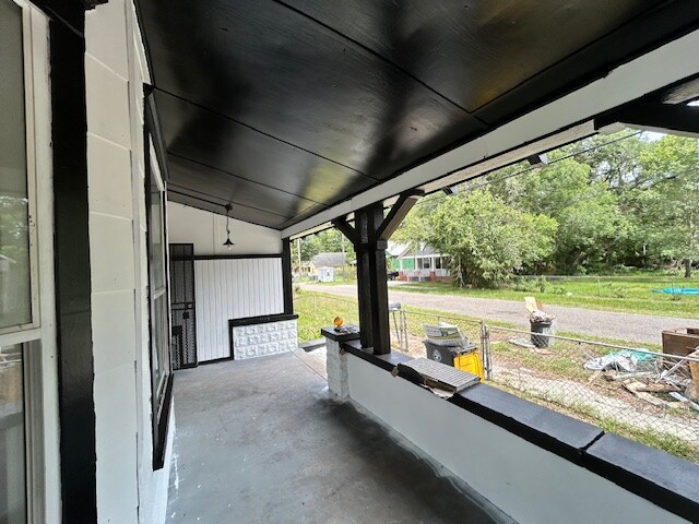 Building Photo - 1455 E 14th St