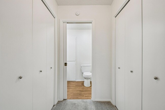 Building Photo - 9424 Singing Quail Dr