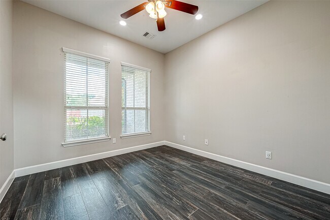 Building Photo - 6527 Camillia Ct