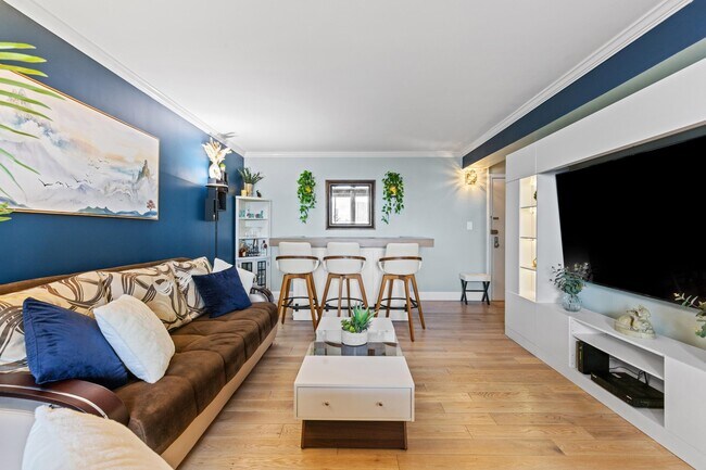 Building Photo - 9060 Palisade Ave