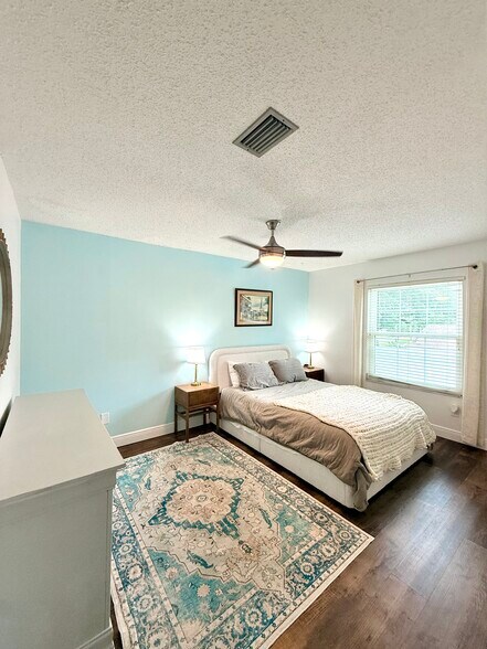 Building Photo - 11801 Foxrun Ln
