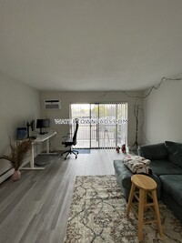 Building Photo - 24 Whites Ave