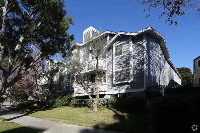 Building Photo - 3616 Cardiff Ave Apartments