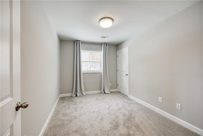 Building Photo - 2997 Whispering Hills Ct