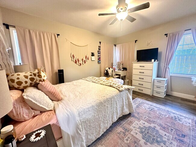 Building Photo - 2512 31st St