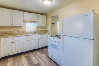 Building Photo - 411 S Naches Ave