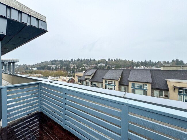 Building Photo - 2Bd/2Ba Mercer Island Condo