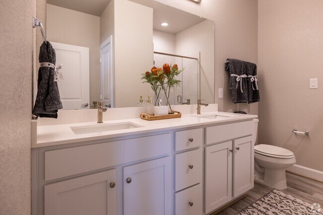Building Photo - Live Rent-Free Up to 8 Weeks!