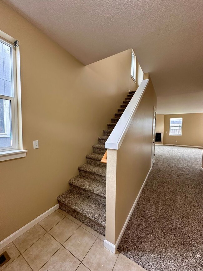 Building Photo - Bethel Area Updated Four Bedroom