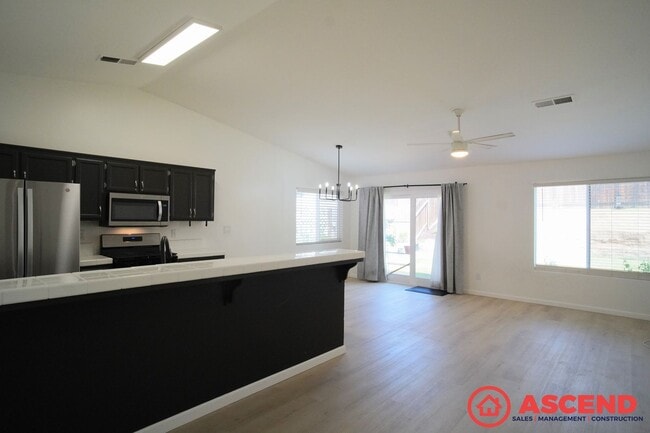 Building Photo - Beautiful Home Off Merle Haggard Dr!