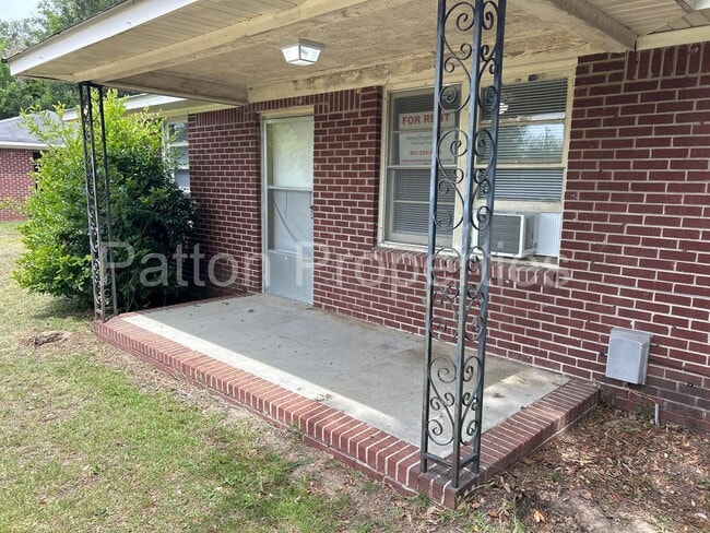 Building Photo - Springdale Area