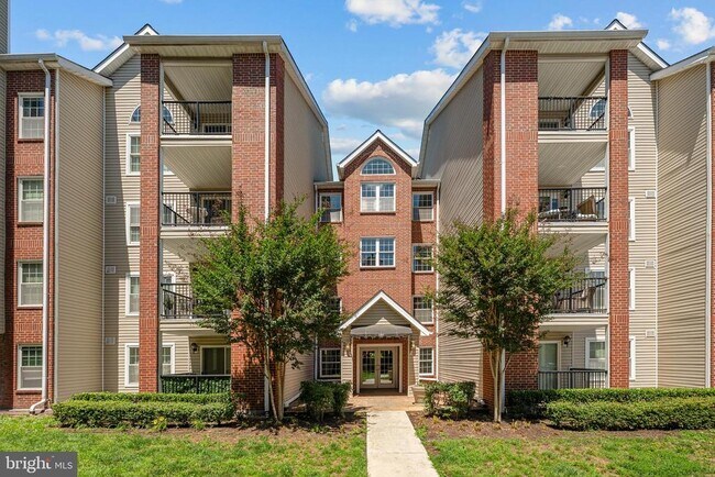 Building Photo - 3307 Wyndham Cir