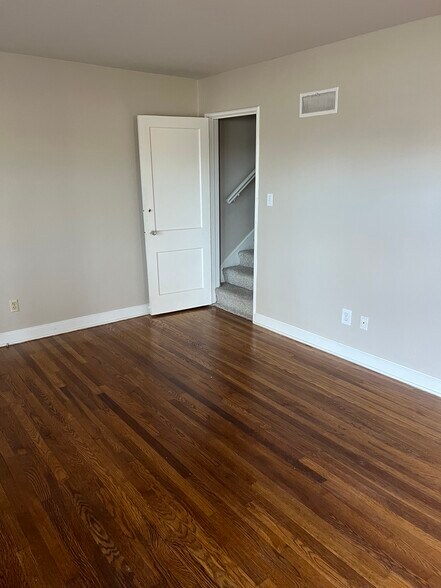 Building Photo - 1210 W Murdock St