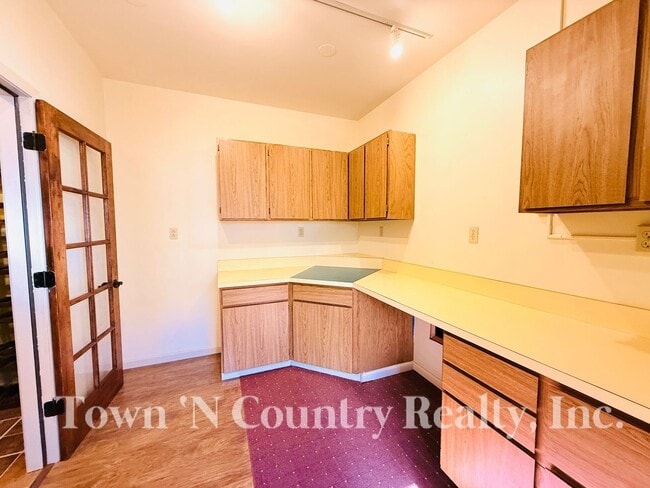 Building Photo - Charming 2BR/1BA Home in Maple Park – Full...