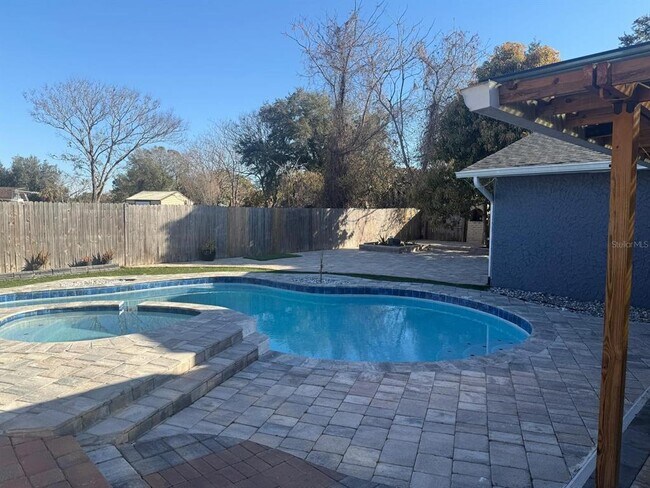 Building Photo - 8515 Peppercorn Dr