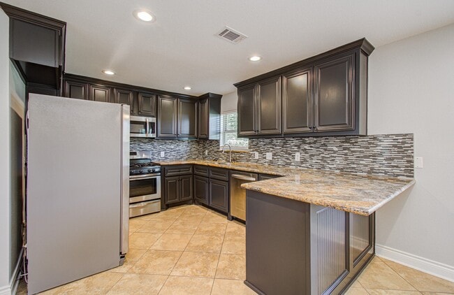 Building Photo - 1417 Longhorn Dr