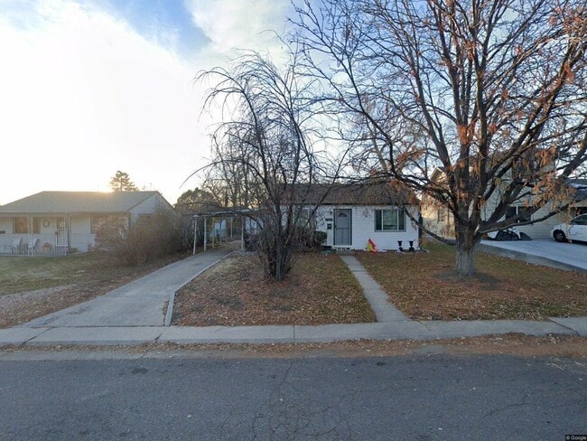 Building Photo - 1825 S Yuma St
