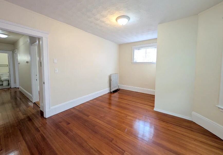 Building Photo - 14 Sanborn Ave