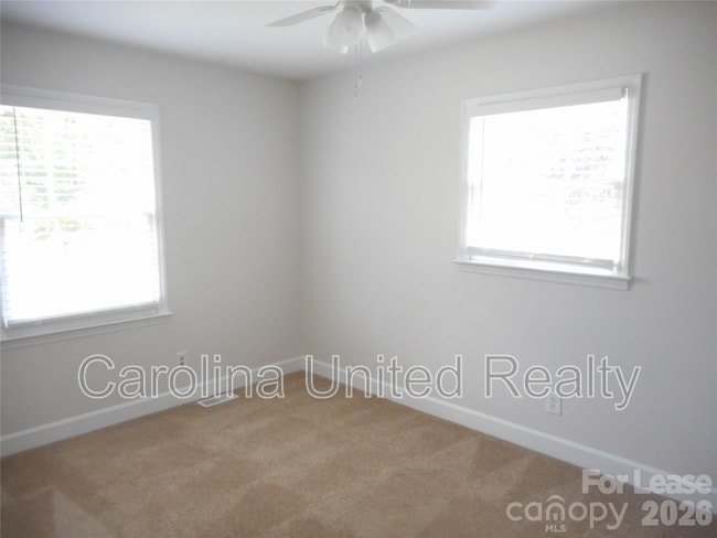 Building Photo - 7556 Thorncliff Dr