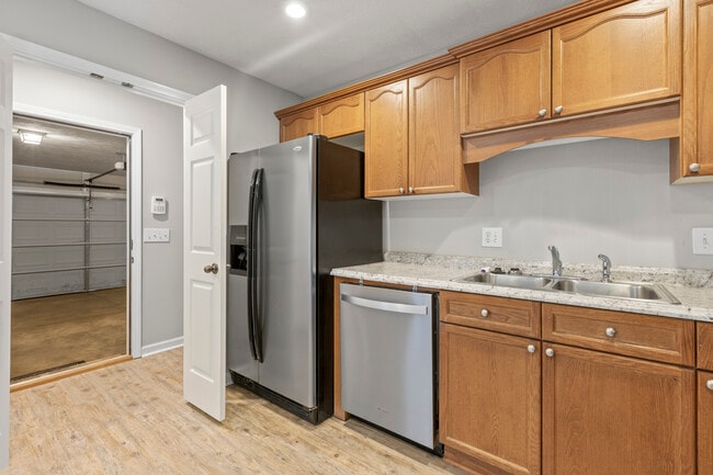 Building Photo - 968 Slate Ct
