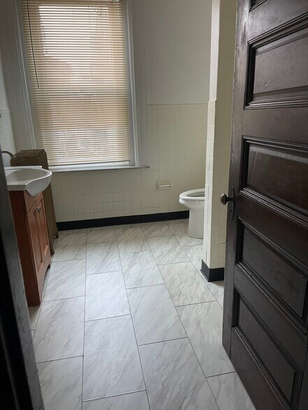 Building Photo - 5120 Friendship Ave