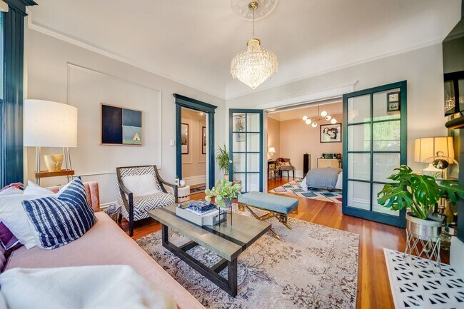 Building Photo - Cole Valley/Ashbury Heights: Remodeled Fla...