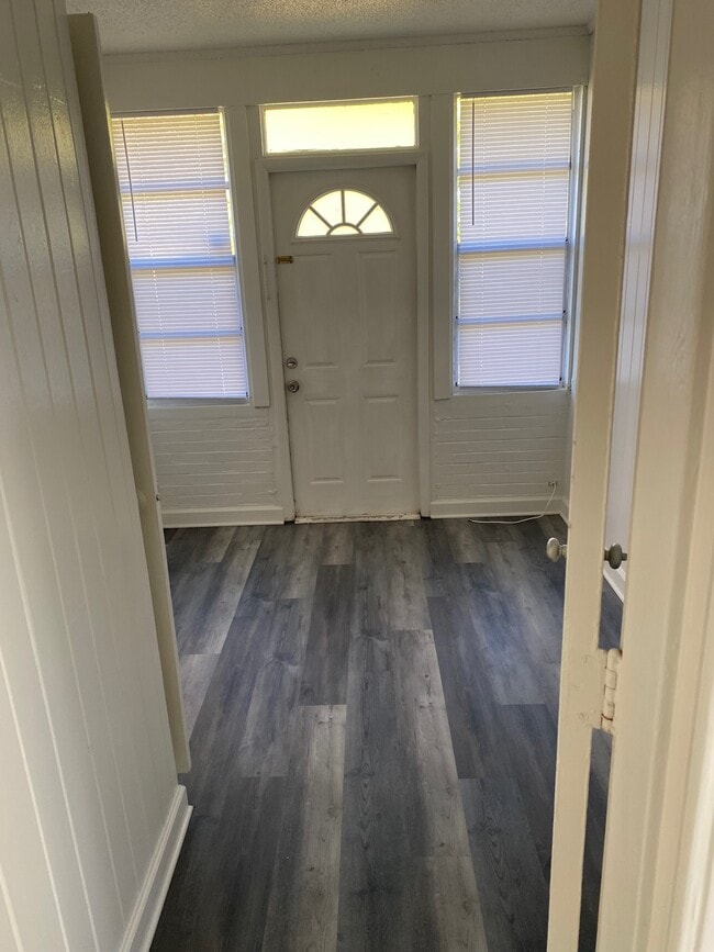 Building Photo - 39 Byron Ellinor Dr