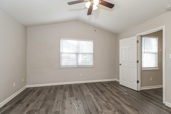 Building Photo - 13954 Dingess Rd