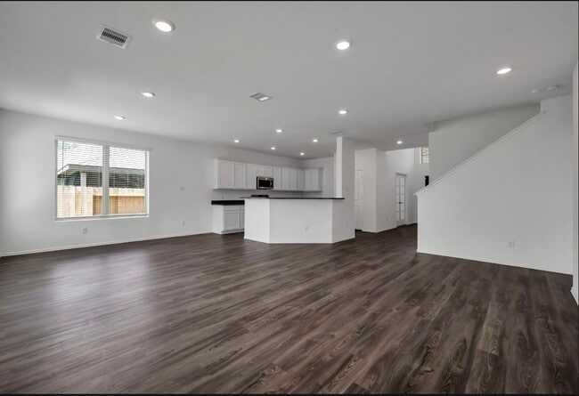 Building Photo - 19179 Pinewood Grove Trl