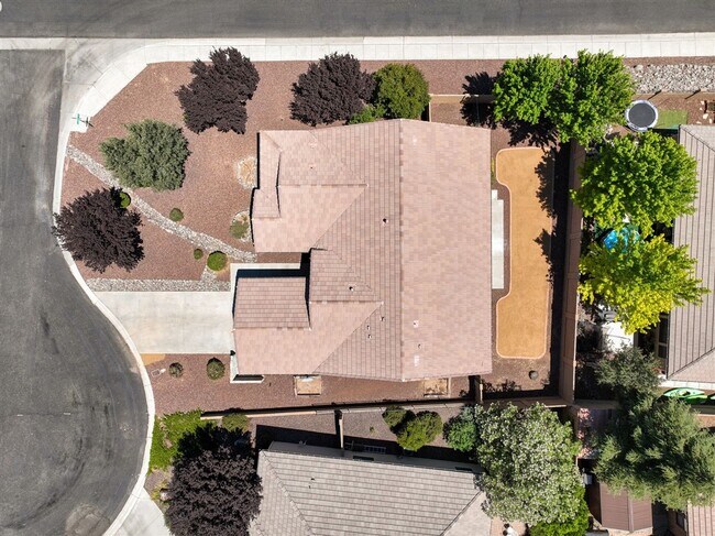 Building Photo - Beautiful 4 bedroom 2 bathroom home in Prescott!