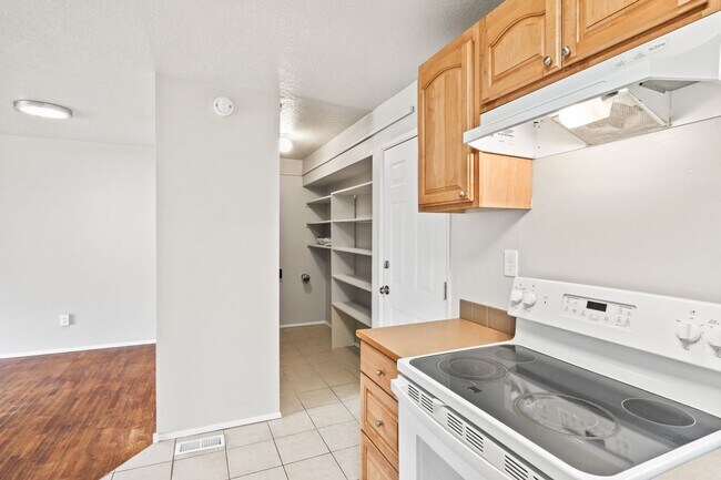 Building Photo - 9725 N Edison St