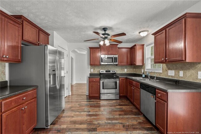 Building Photo - 244 Autumn Ln