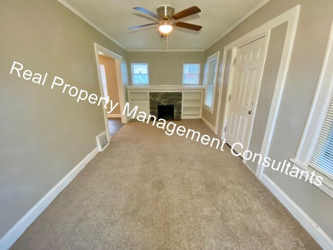 Building Photo - Charm and Space in 3 Bedroom Home