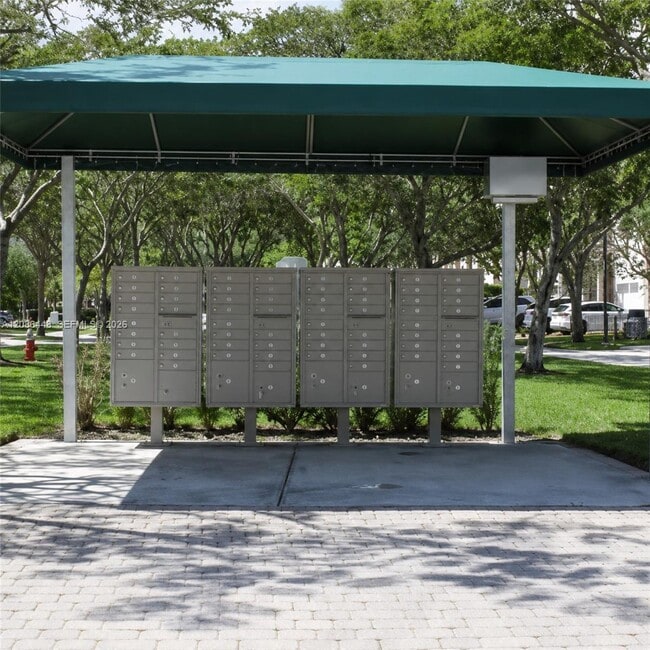 Building Photo - 16945 SW 38th St