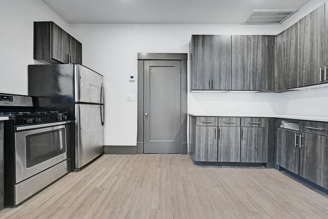 Building Photo - 3 Bed House - Heart of West Campus