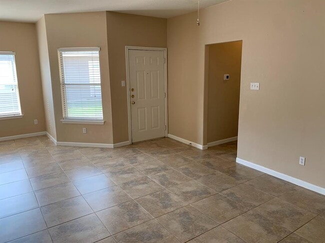 Building Photo - 2866 Southampton Way