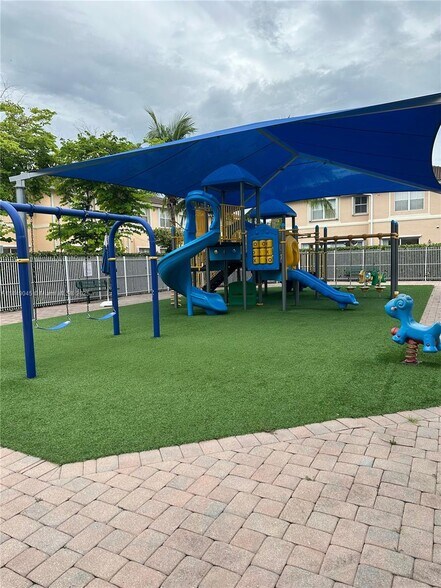 Building Photo - 12488 SW 126th Ave